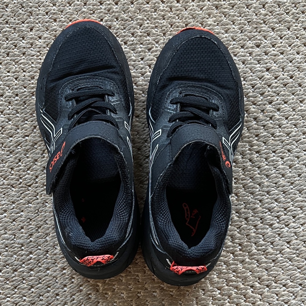 ASICS Kid's PRE Venture 9 Pre-School Running Shoes, size 1.5